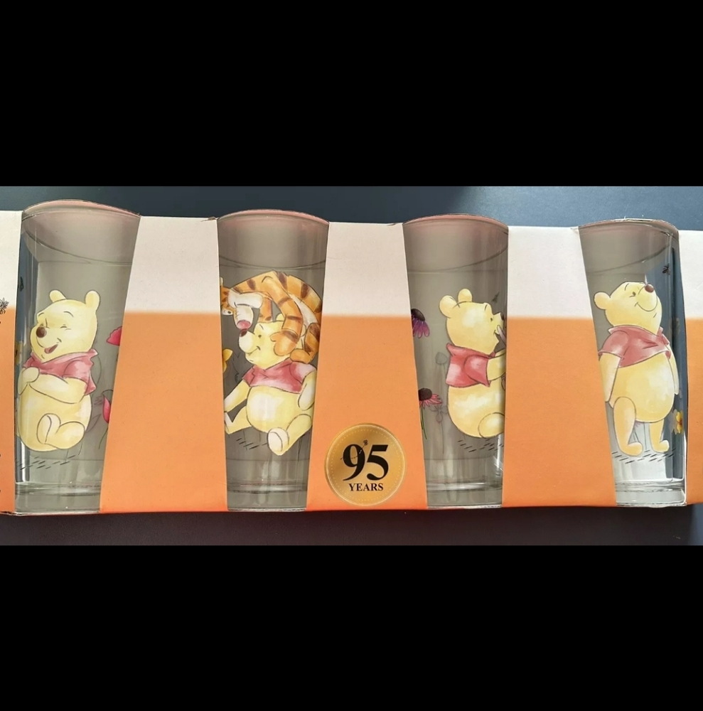 Disney Winnie the Pooh Celebrating 95 Yrs 16oz Glass Tumbler Tigger Piglet NEW